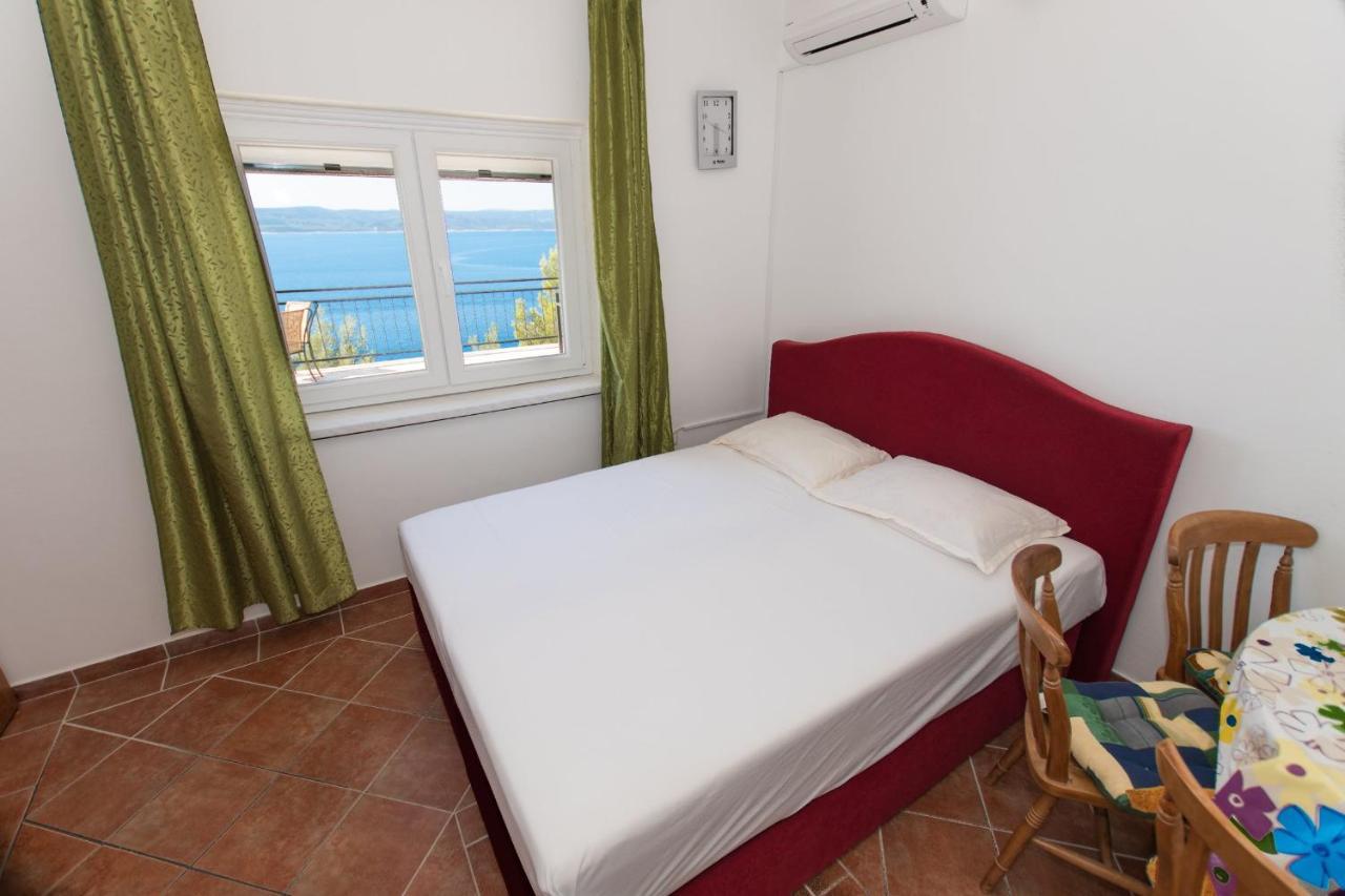 Near The Beach Apartments Jagodia Brela Εξωτερικό φωτογραφία