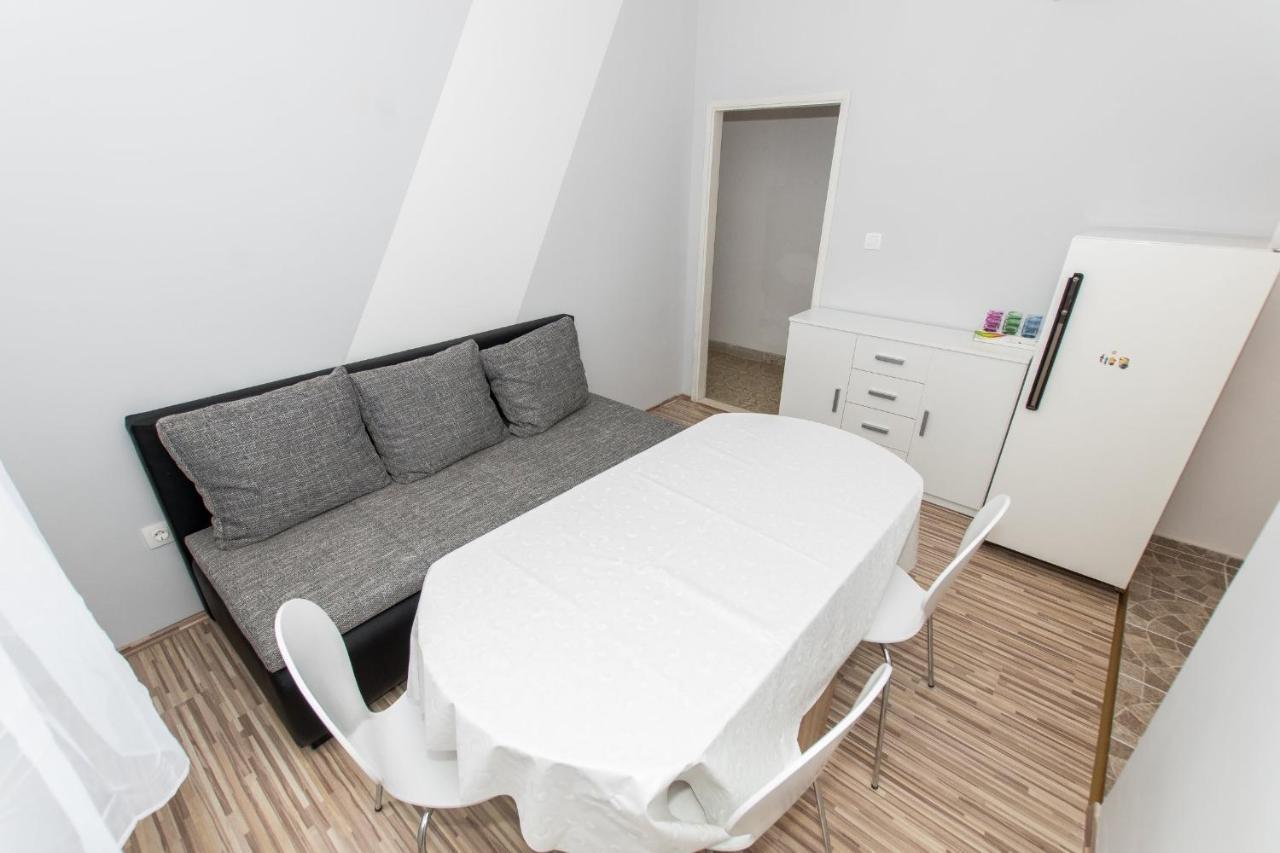 Near The Beach Apartments Jagodia Brela Εξωτερικό φωτογραφία