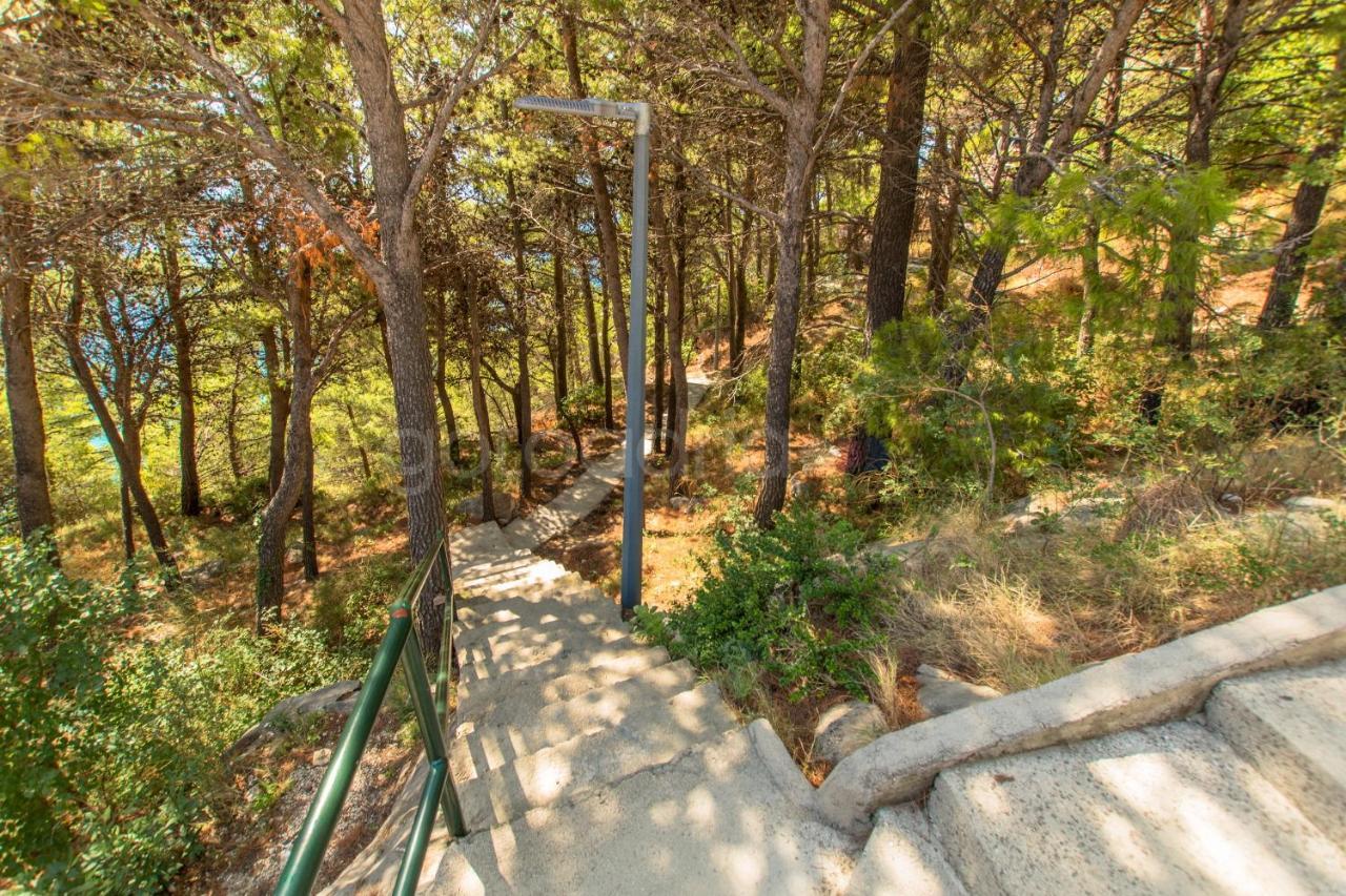 Near The Beach Apartments Jagodia Brela Εξωτερικό φωτογραφία