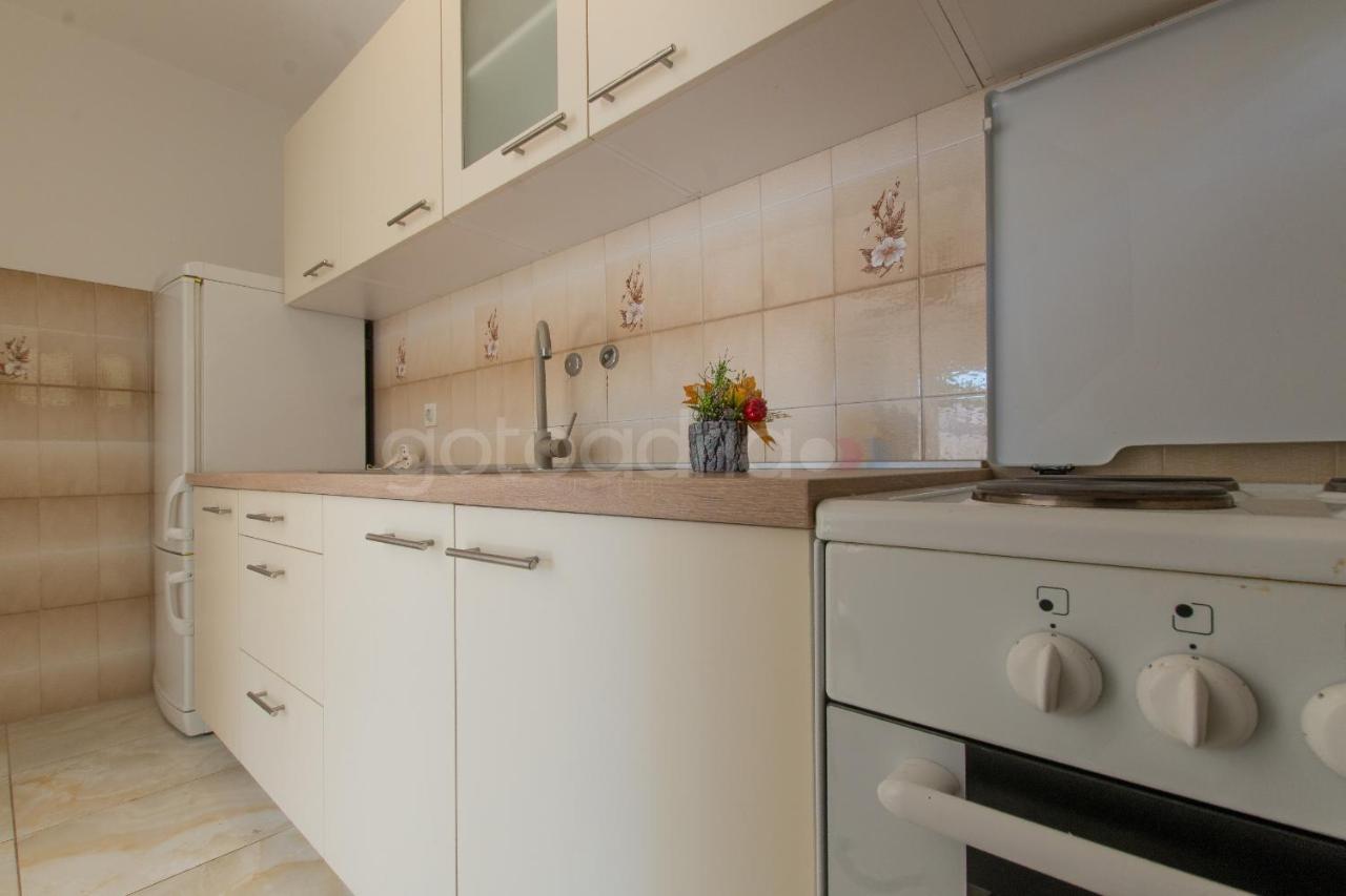 Near The Beach Apartments Jagodia Brela Εξωτερικό φωτογραφία