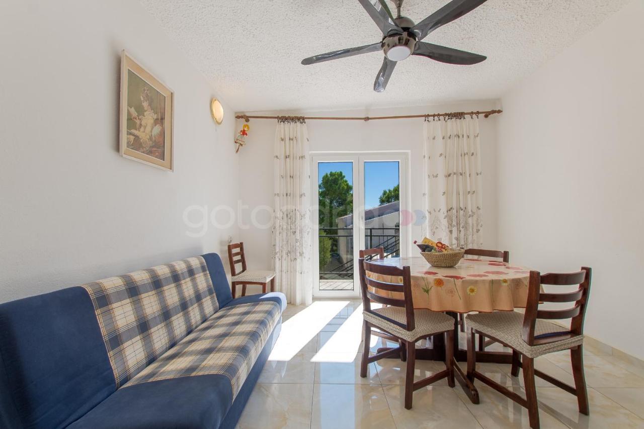 Near The Beach Apartments Jagodia Brela Εξωτερικό φωτογραφία