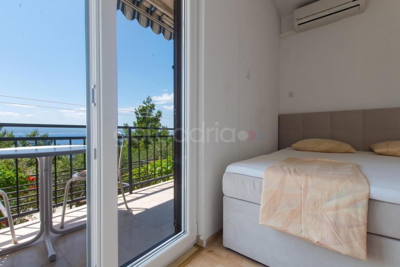 Near The Beach Apartments Jagodia Brela Εξωτερικό φωτογραφία