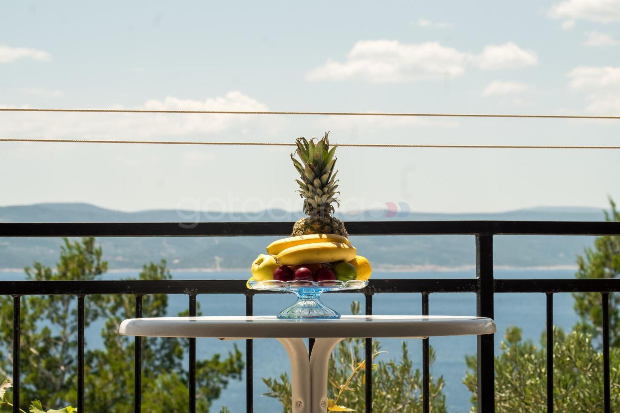 Near The Beach Apartments Jagodia Brela Εξωτερικό φωτογραφία